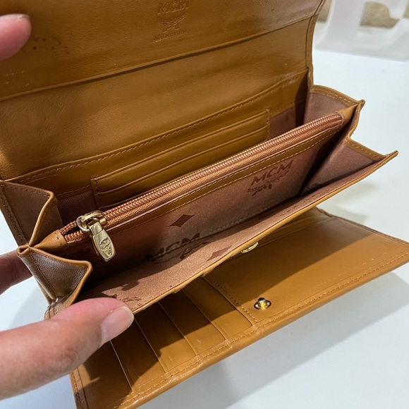 MCM COGNAC VISETOS LONG TRIFOLD WALLET - Picture 15 of 16